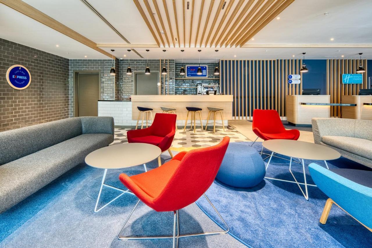 Holiday Inn Express - Madrid - Airport By Ihg Εξωτερικό φωτογραφία